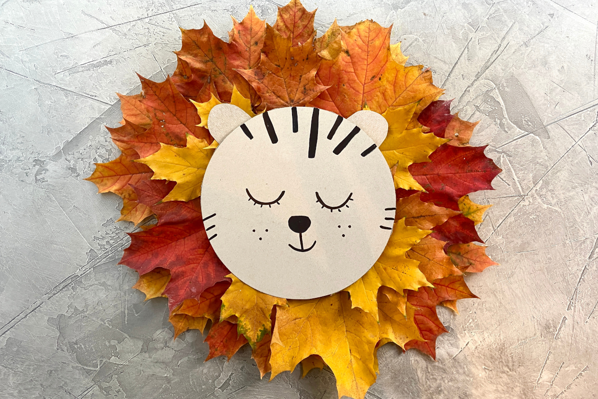 lion of autumn , maple leaves, children's crafts